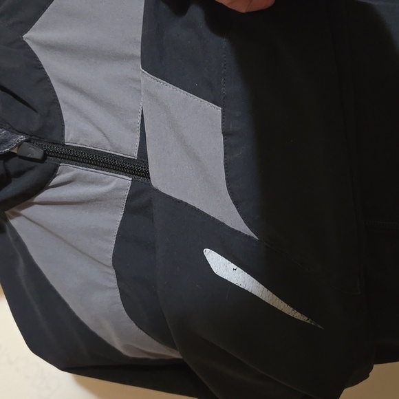 Under Armour Men Sz Sm Black Lightweight Full Zip-Up Windbreaker Inside Pockets - Picture 4 of 10